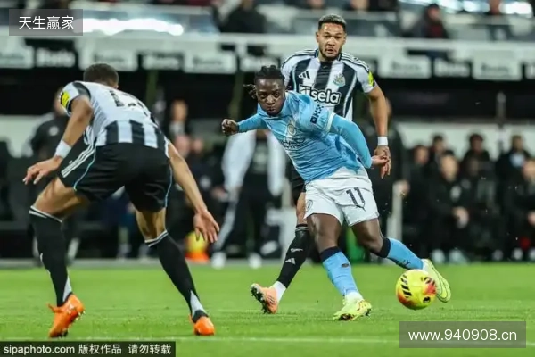 英超赛季五快球:埃基蒂克居首,佳夫、福登、姆伯莫在列 英超赛季五快球:埃基蒂克居首,佳夫、福登、姆伯莫在列