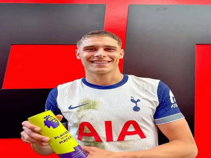 本场送助攻，范德芬当选热刺1-1桑德兰球迷票选全场最佳